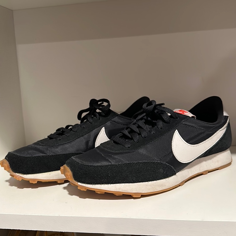 Nike Daybreak. Women’s size 8.5